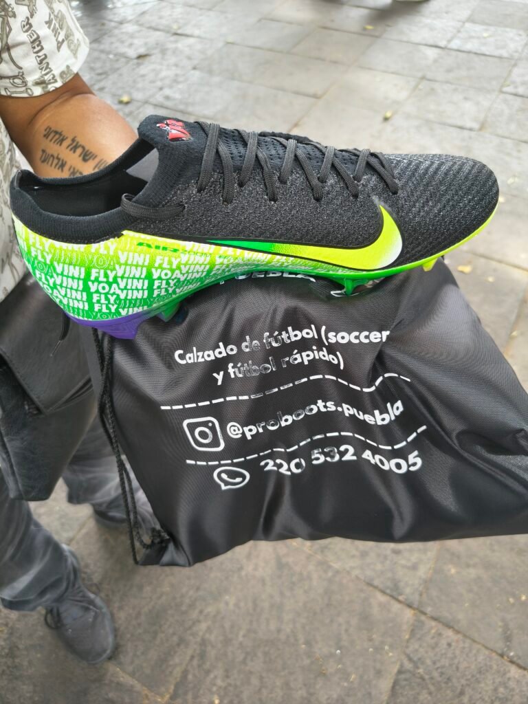 Mercurial Vapor 16 Vini Jr Gold Black Brown FG FGNM3676