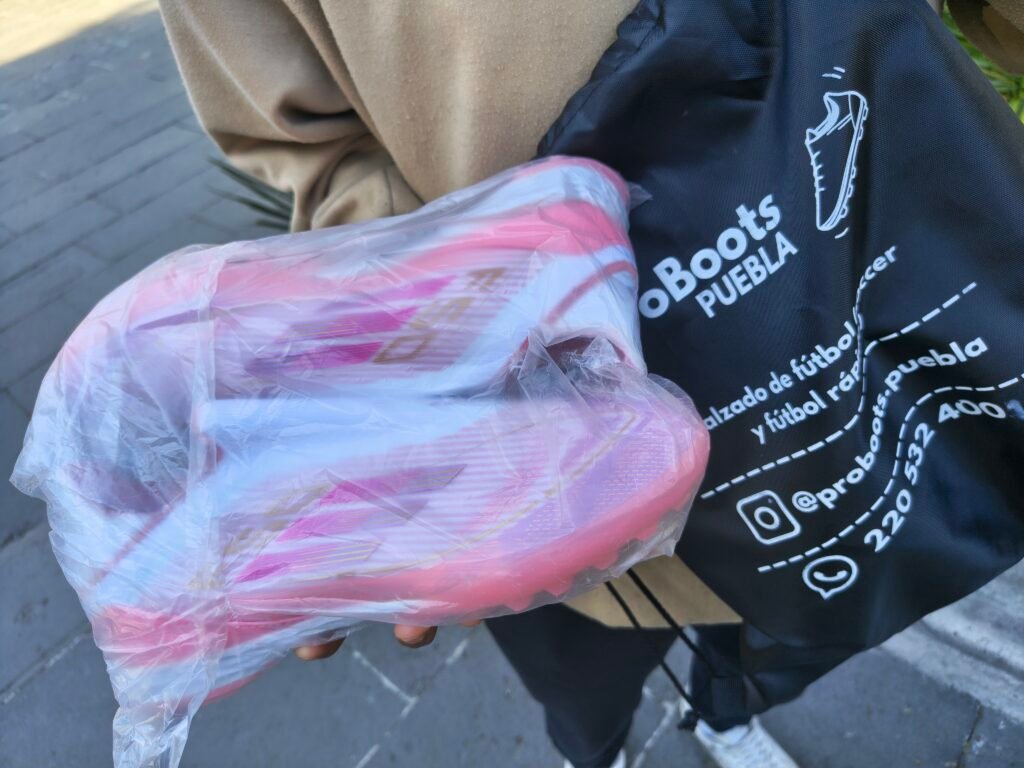 F50 Lamine Yamal LY304 Clear Pink Purple Glow Light Pink Laceless TF TFAF0615