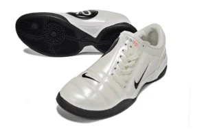 Total 90 III Pearl White Black IC ICNT0327