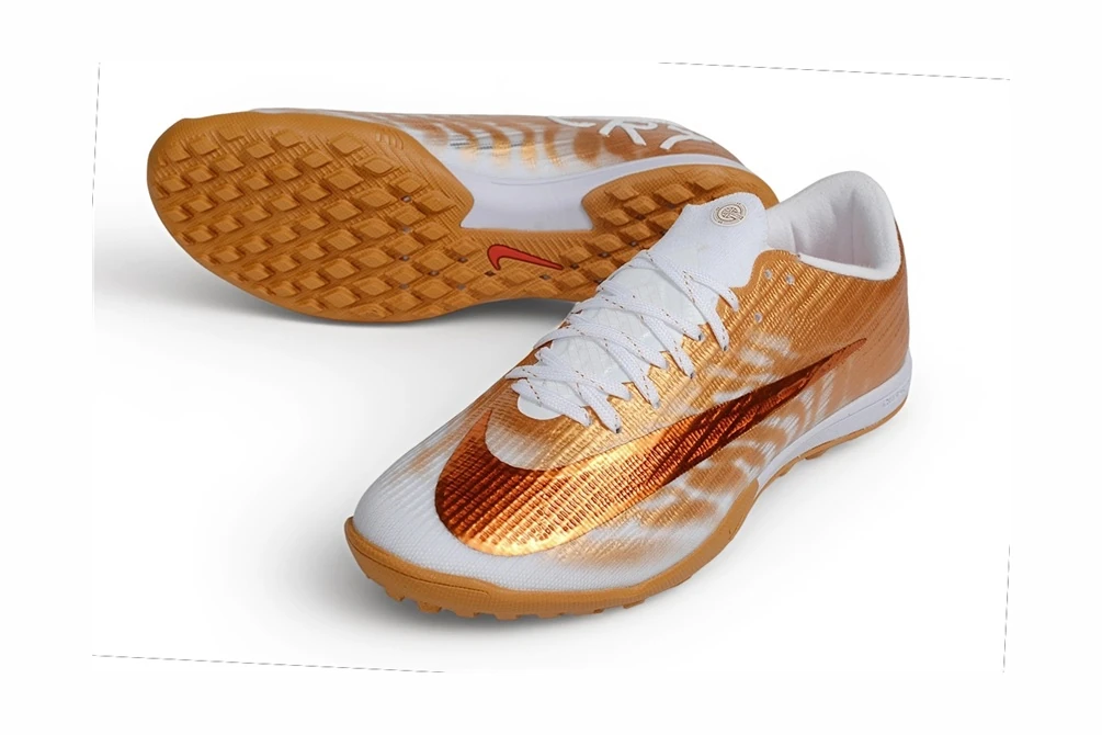 Mercurial CR7 Metallic Gold White Gum TF TFNC1990 - Imagen 4