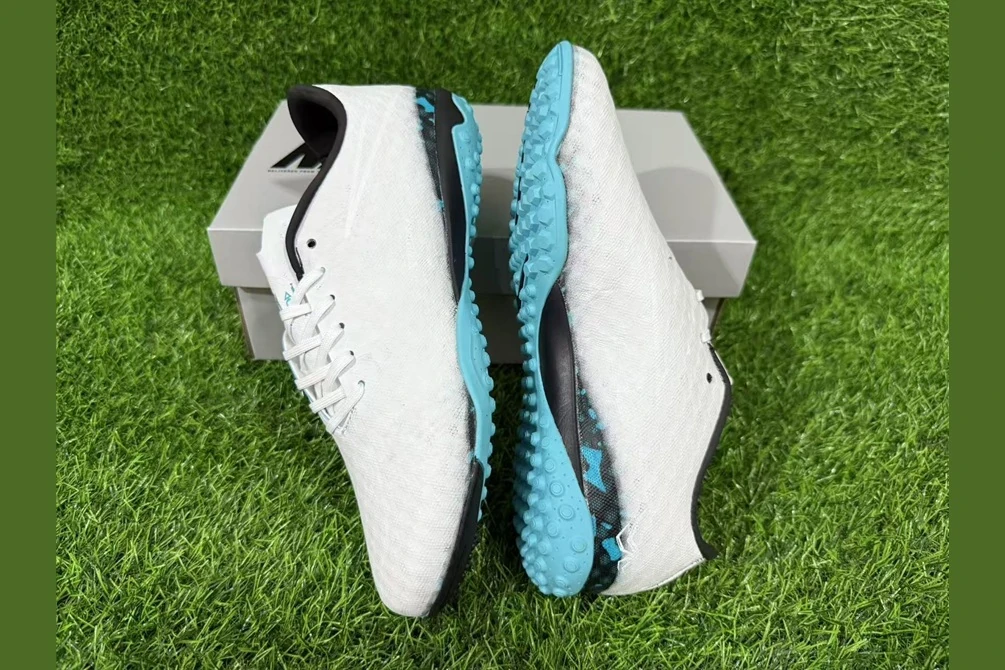 Hypervenom White Black Light Blue TF TFNH1982 - Imagen 4